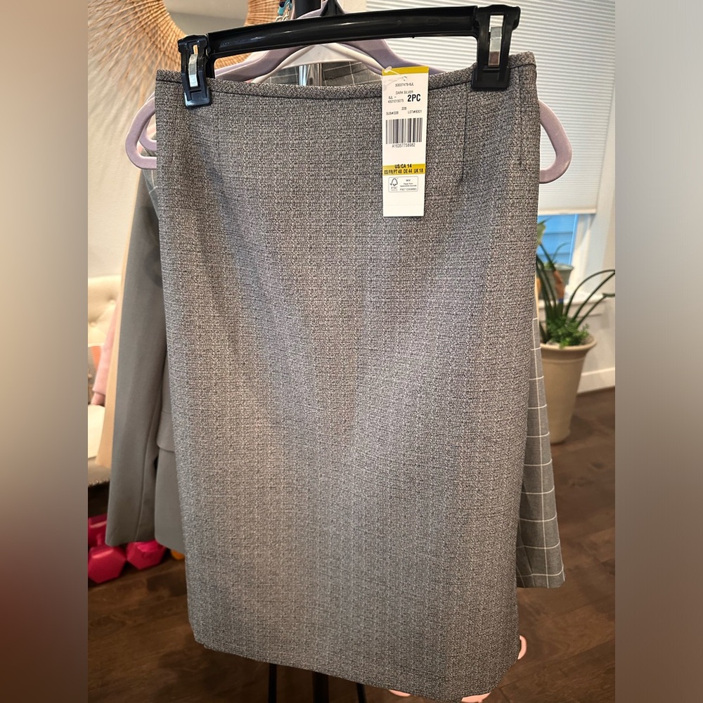 LE SUIT Skirt Size 14 Gray Business Office Work Career Skirt NWT